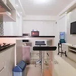 Minimalist 2Br Bassura Apartment Direct Access To Bassura City Mall By Travelio